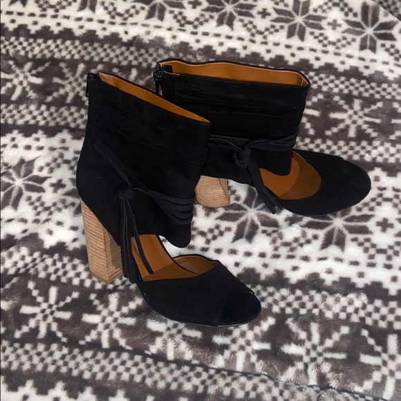 Black Open Toe Ankle Heels - Picture 2 of 6